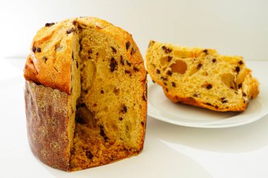 İtalyan Noel tatlı ekmeği Panettone parçalara ayrıldı