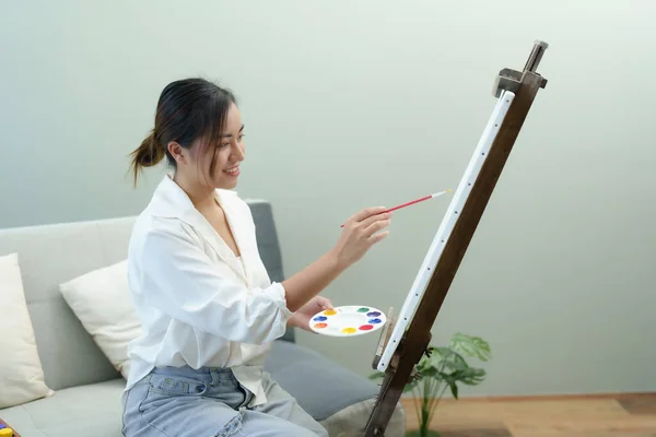 Portrait Une Femme Asiatique Dessinant Art Dans Son Temps Libre — Photo