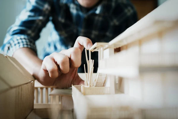 Ingenieure Entwerfen Hausstrukturen Und Architektur Mit Bauplänen Linealen Bleistiften Trennwänden — Stockfoto