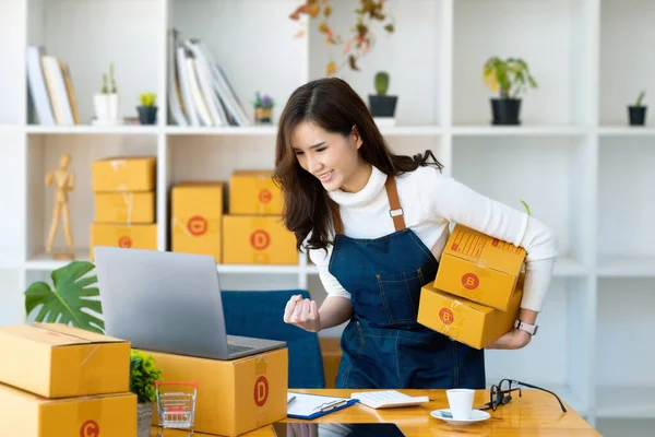 Werk Vanuit Huis Gelukkig Vrouwen Verkopen Van Producten Online Start — Stockfoto