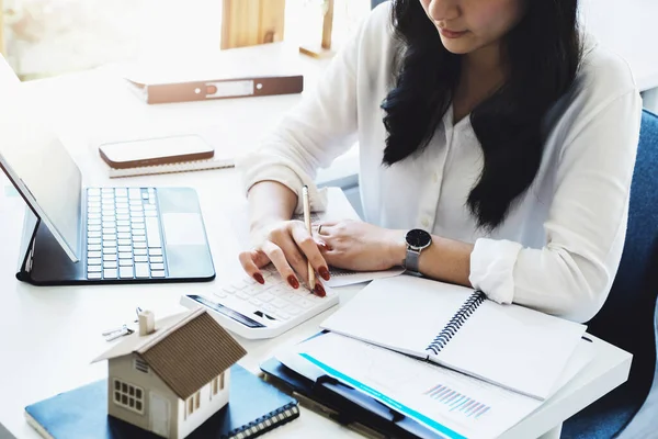 Entrepreneurs Business Owners Accountants Real Estate Agents Asian Women Who — Fotografia de Stock