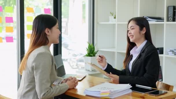 Азиатские Предприниматели Бизнесмены Встречаются Конференц Зале Области Бизнес Планирования Финансового — стоковое видео
