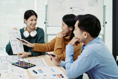 Creative Web Takımı, Grafik Tasarımcı Planlama, cep telefonu uygulaması ve geliştirme şablonu düzeni için web sitesi ux ui uygulaması, prototip wirefram geliştirme süreci