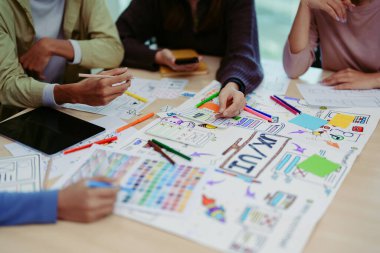 Creative Web Ekibi, cep telefonu için Grafik Tasarımcı, cep telefonu uygulaması ve geliştirme şablonu planı için web sitesi ux ui uygulaması, prototip kablo geliştirme süreci