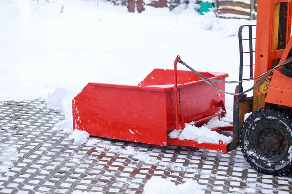 Große Schöne Rote Schneefräse Aus Nächster Nähe — Stockfoto