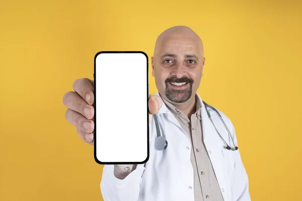 Mobile Phone Mock Smiling Positive Caucasian Doctor Showing Mobile Phone — Stock Photo, Image