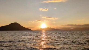 Akşamları Seto İç Denizi, gün batımı ve adalar