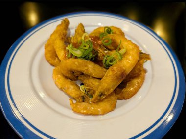 Acı soslu Sambal Udang Baharatlı Malezya Karidesleri