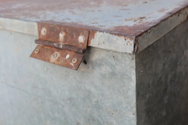 Rusty Biały Metalowa Brama Zawiasem Drzwi Zbliżenie Tła — Zdjęcie stockowe