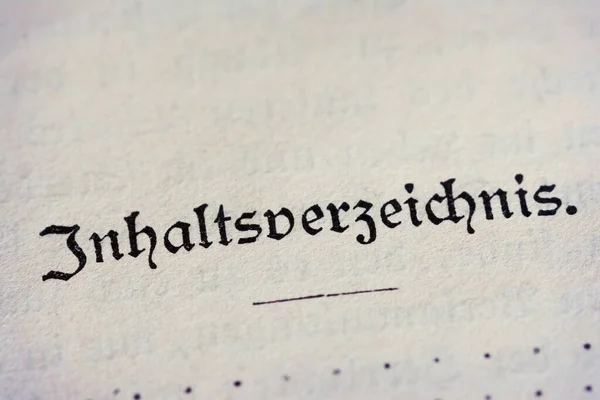ドイツ語で Inhaltsverzeichnis と書かれた古い本のページ — ストック写真