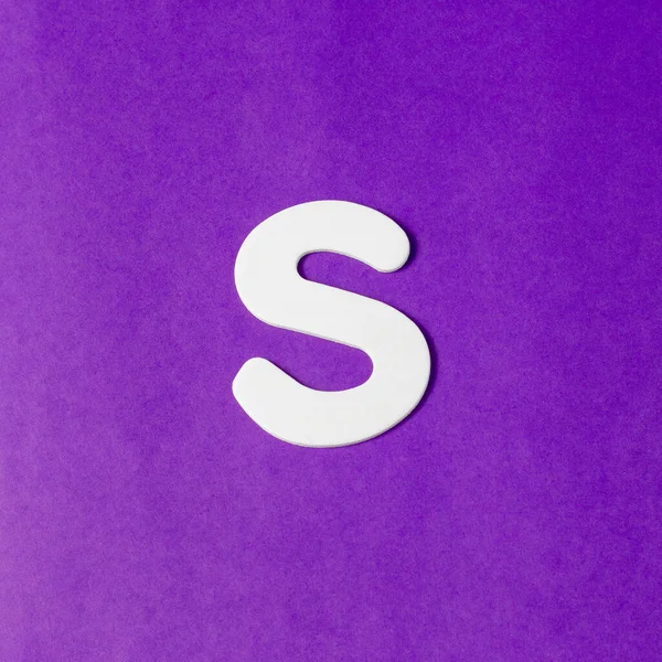 Буква Текстуре Дерева Фиолетовый Фон — стоковое фото