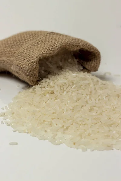 Пролитое Рисовое Зерно Белый Фон — стоковое фото