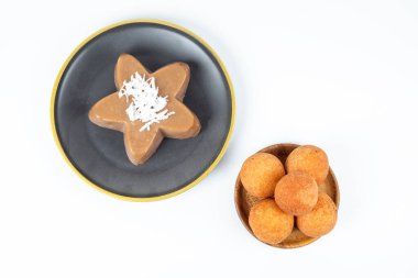 Lezzetli muhallebi ve börek - Kolombiya Noel yemeği