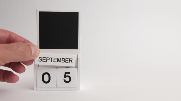 日付とカレンダー9月5日とデザイナーのための場所 特定の日付のイベントのイラスト — ストック動画