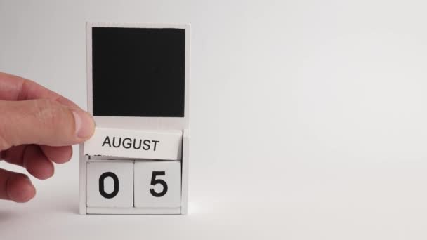 日付とカレンダー8月5日とデザイナーのための場所 特定の日付のイベントのイラスト — ストック動画