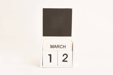 12 Mart tarihli takvim ve tasarımcılar için yer. Belirli bir tarihteki olay için illüstrasyon.