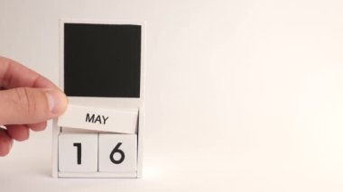 16 Mayıs tarihli takvim ve tasarımcılar için bir yer. Belirli bir tarihteki olay için illüstrasyon.
