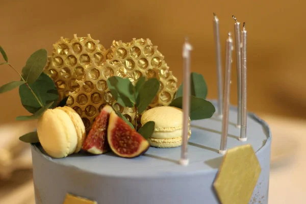 Krásný Sváteční Dort Zdobený Včelí Kompozicí Narozeninová Oslava — Stock fotografie