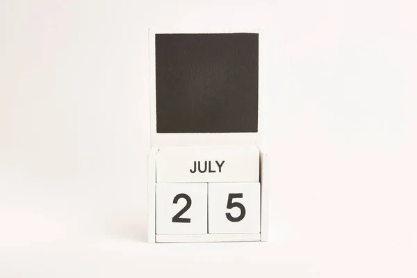 日期为7月25日的日历和一个设计师的位置 特定日期事件的说明性说明 — 图库照片