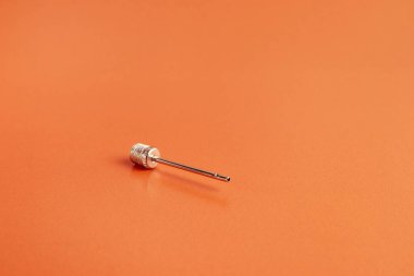 Topu şişirmek için iğne. Spor malzemeleri..