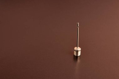 Topu şişirmek için iğne. Spor malzemeleri..