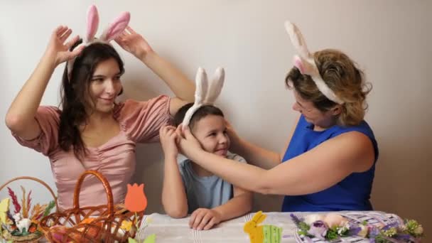 Mother Daughter Son Trying Rabbit Ears Celebrating Easter Family Easter — 비디오