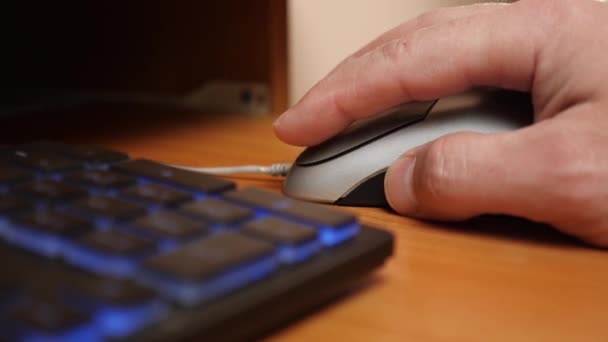 Usando Mouse Computador Enquanto Trabalhava Trabalho Computador — Vídeo de Stock