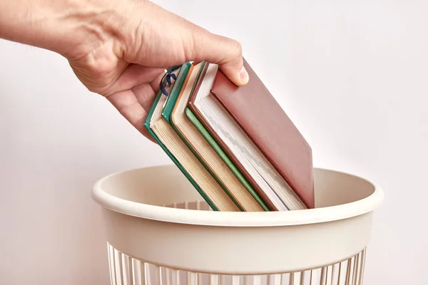 Caderno Negócios Usado Jogado Lixo Eliminação Reciclagem Papel — Fotografia de Stock