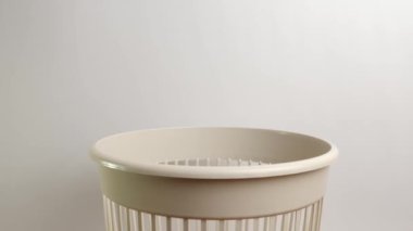 Süresi dolmuş haplar çöpe atılır. Tıbbi atıkların yok edilmesi ve geri dönüştürülmesi.