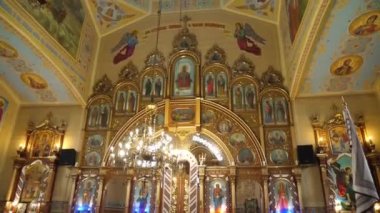 Ortodoks kilisesinin iç mimarisi, resim ve ikonostaz. Ukrayna 'nın kilise ve tapınakları.