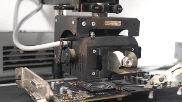 Infrarood Soldeerstation Setup Gpu Chip Desolderen Proces Onderhoud Reparatie Van — Stockvideo