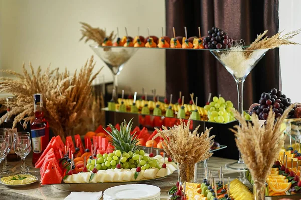 水果节自助餐桌 自助餐桌的装饰 — 图库照片
