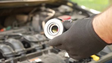 Araba tamiri için enjeksiyonlu yeni yedek parça. Araba tamiri ve bakımı.