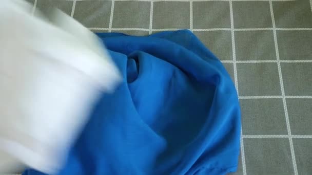 Świeżo Wyprane Wysuszone Ubrania Wrzucane Stos Praca Domowa Pranie Prasowanie — Wideo stockowe