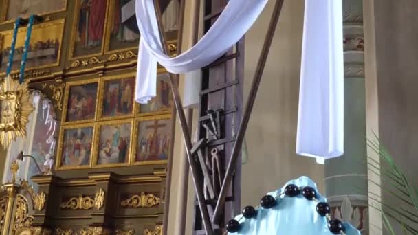 Interior Arquitectura Una Iglesia Ortodoxa Con Una Cruz Medio — Vídeos de Stock