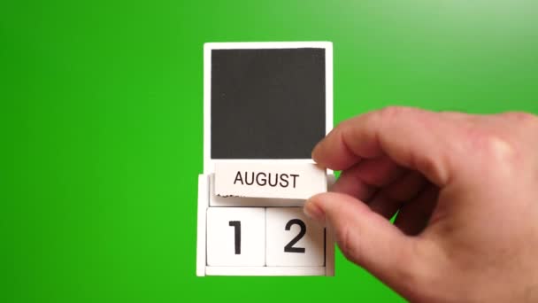 Calendario Con Fecha Agosto Sobre Fondo Verde Ilustración Para Evento — Vídeos de Stock