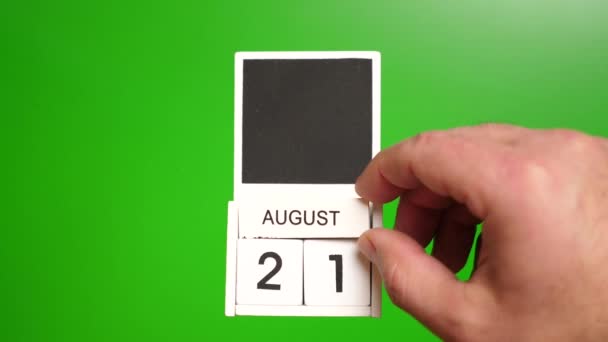 Kalender Mit Dem Datum August Auf Grünem Hintergrund Illustration Für — Stockvideo