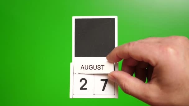 Kalender Dengan Tanggal Agustus Dengan Latar Belakang Hijau Ilustrasi Untuk — Stok Video