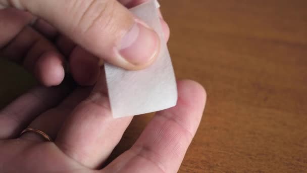 Κομμένο Δάχτυλο Αντιμετωπίζεται Χαρτοπετσέτα Αντισηπτικό Διάλυμα Πρώτες Βοήθειες Για Μικρές — Αρχείο Βίντεο