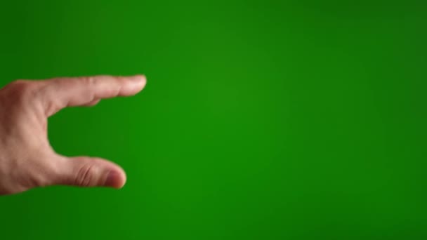 Homem Mostra Gesto Falante Com Mão Sobre Fundo Verde — Vídeo de Stock