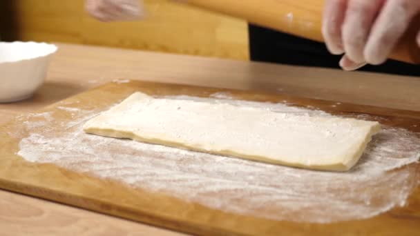 Przygotowanie Zwijanie Ciasta Francuskiego Przygotowanie Potraw Ciasta Francuskiego — Wideo stockowe