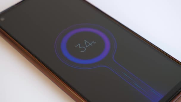 Smartphone Est Connecté Recharge Rapide Processus Chargement Des Gadgets — Video