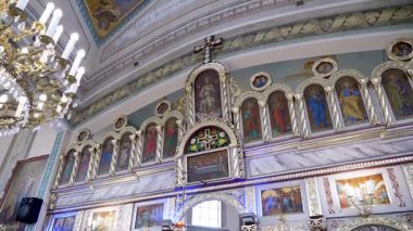 Bir Doğu Avrupa kilisesine ait Iconostasis. Dini kültür.