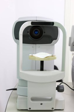 Göz içi basıncı ölçmek için temassız tonometre. Göz doktorluğu ve optometride göz sağlığının taranması ve izlenmesi için temel araç.