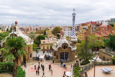 Barselona, İspanya - 09 Kasım 2021: Park Guell