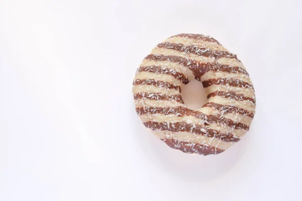 Шоколадный Пончик Белом Фоне Пончик Белом Фоне — стоковое фото