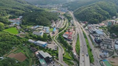 Gwangju-si, Gyeonggi-do, Güney Kore Şehir ve Dağları Hava Aracı Görünümü, 30 Haziran 2025