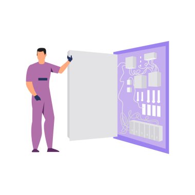 Elektrikçi sigorta kutusunun yanında duruyor..