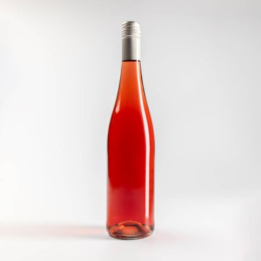 Bir şişe Rosado tempranillo ve Cabernet Sauvignon 'un kopyası, beyaz arka planda, 750 ml, gerçek fotoğraf.