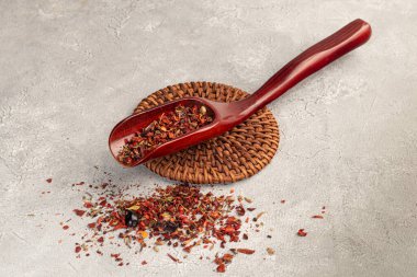 Cam bir kasede arka planda hafif bir baharat seti. Zevkin gelişimi. Boşluğu kopyala